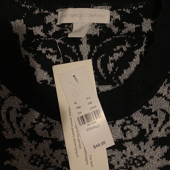 Beautiful light weight sweater. - Picture 3 of 3